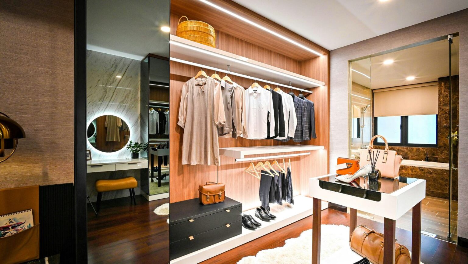 Luxury Custom Closets: Elevate Your Home Organization - Agendacoverlife